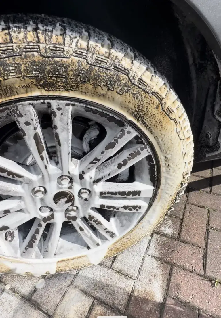 car valeting tyre cleaning detail valets