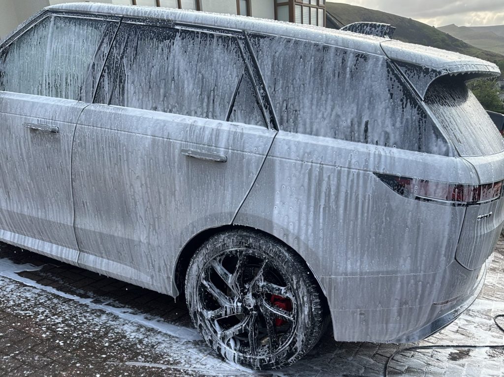 detailing in Ashton under lyne car having pre wash